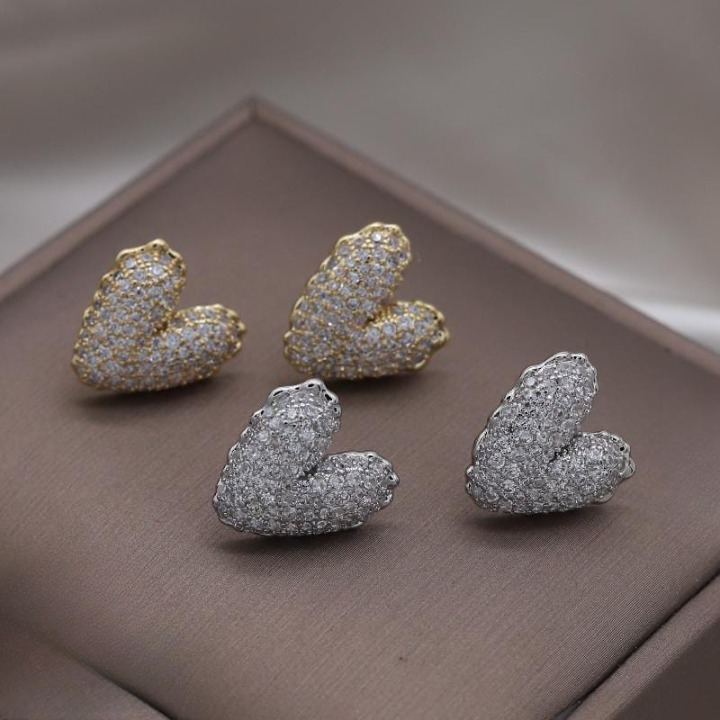 Elegant Heart Zircon Earrings
