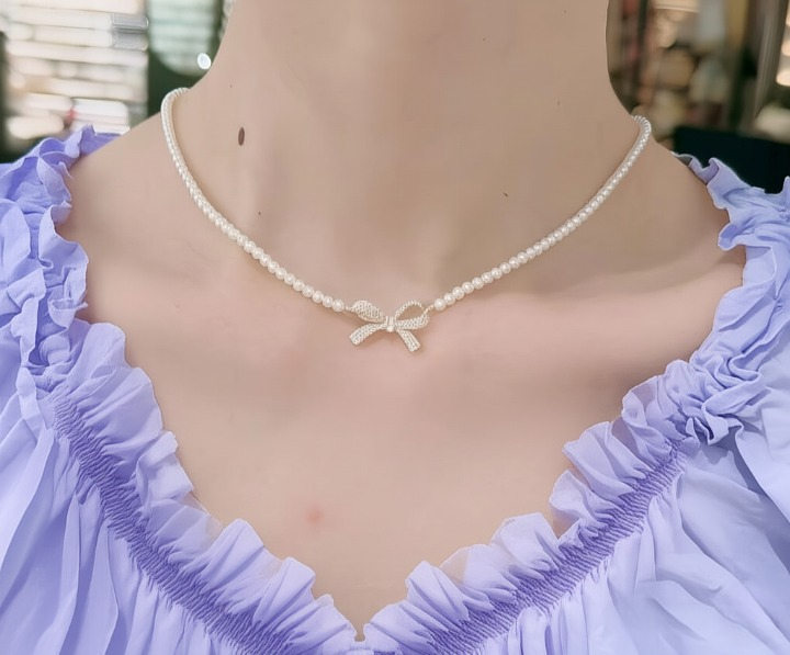 Luxury Bow Pearl Necklace | Golden