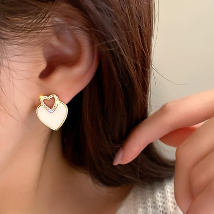 Heart Zircon Stud Earrings | Black