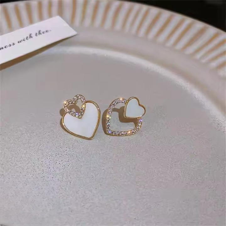 Heart Zircon Stud Earrings | Black